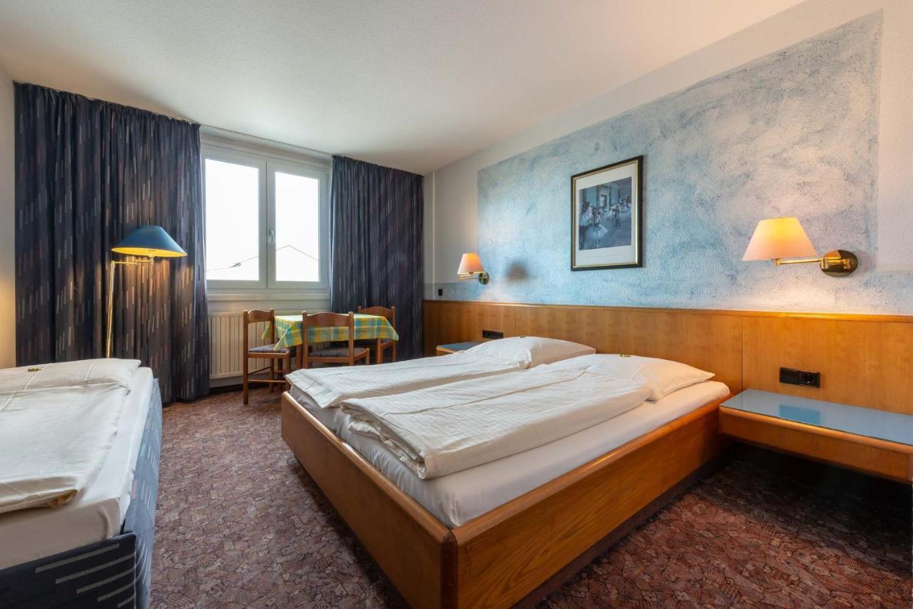 Enjoyhotel Garni Korntal Stuttgart B&B Parkplatz Sprinter Exterior foto
